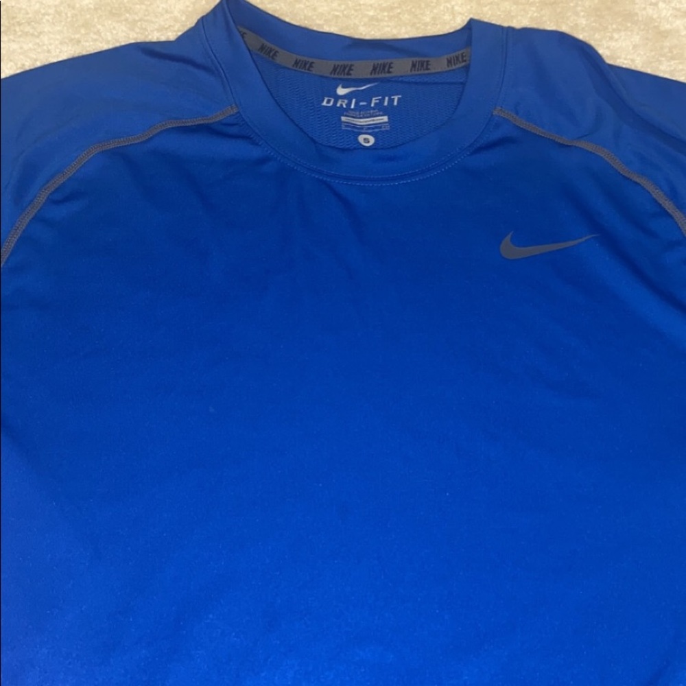 🦋 Nike shirt!